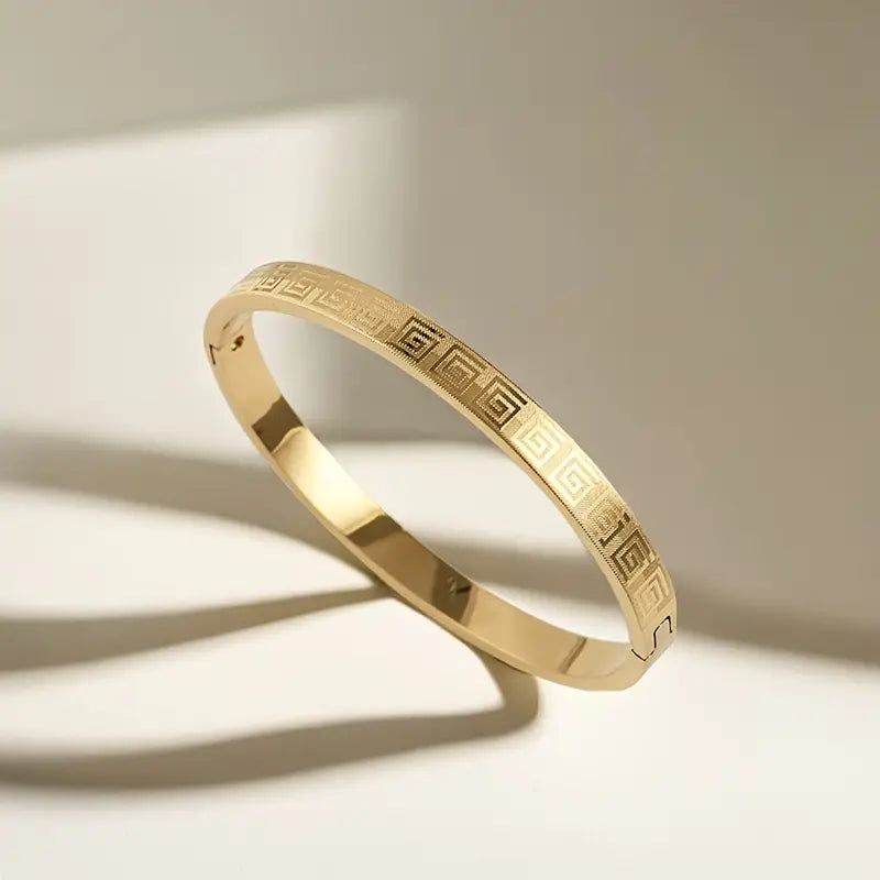 Elegant Gold Engraved Bangle Bracelet ๐โจ