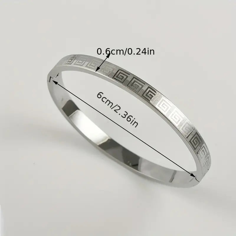 Elegant Gold Engraved Bangle Bracelet ๐โจ