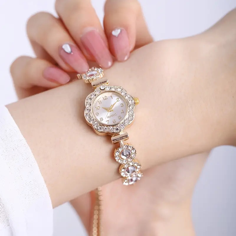 ✨ Women’s Bohemian Style Chain Quartz Watch – Elegant & Shiny