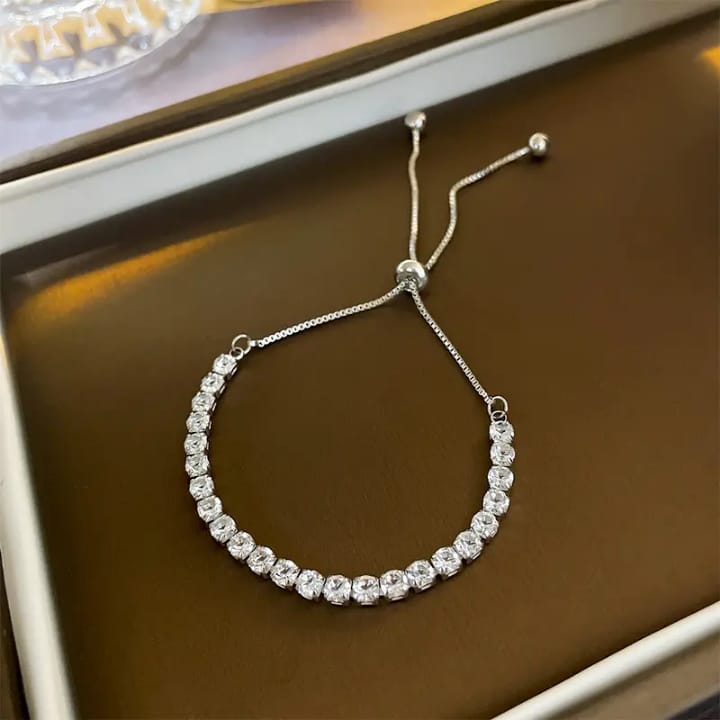 ✨ Elegant Adjustable Bracelet + Premium Box